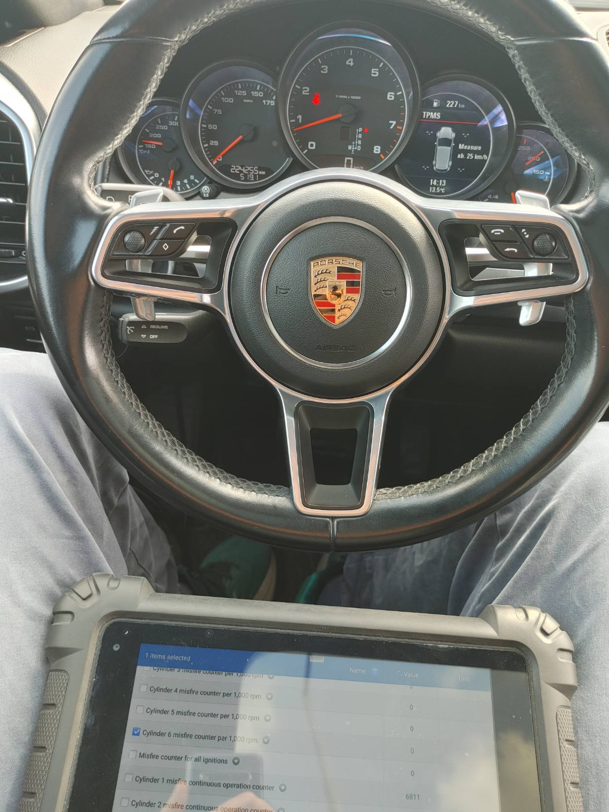 Официалната мобилна дилърска диагностика на порше